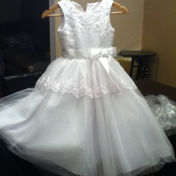 Communion dress - Picture 1 of 1