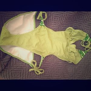 Green and white monokini 👙