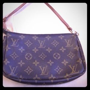 🚫Reserved🚫Authentic LV Monogram Pochette