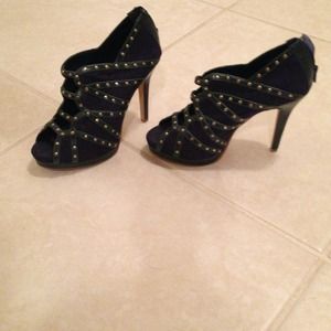 Navy and green bootie shoes