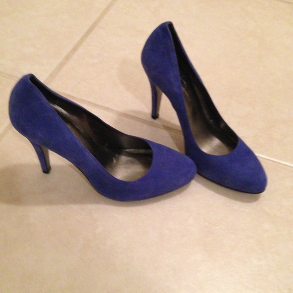 Blue Jessica simpson suede pumps