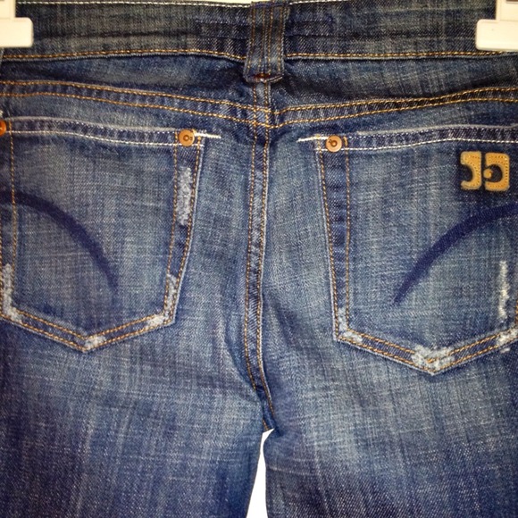 💰Reduced!💰 Joe's Jeans in Medium Wash - Picture 2 of 4