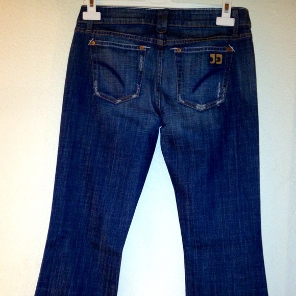 💰Reduced!💰 Joe's Jeans in Medium Wash - Picture 3 of 4