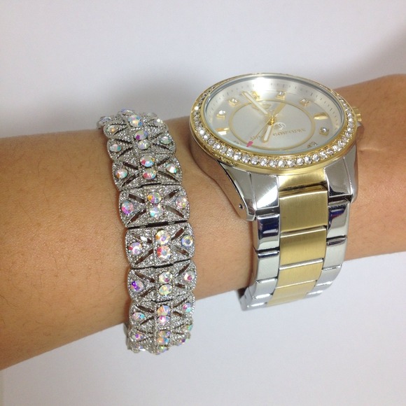 Jewelry - Crystal Stretch Bracelet