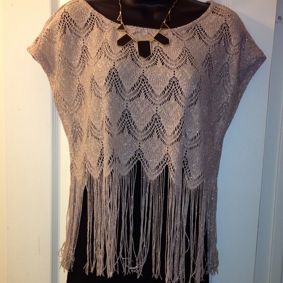 Tops - Shimmer fringe crop top