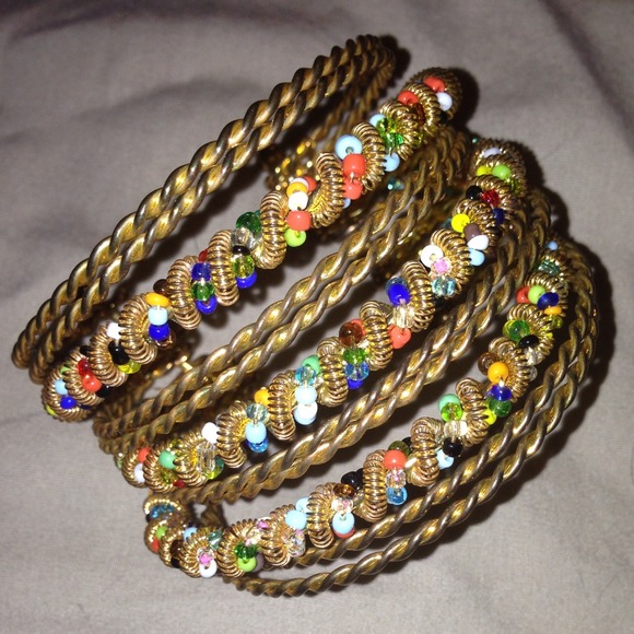 Bracelets / cuff