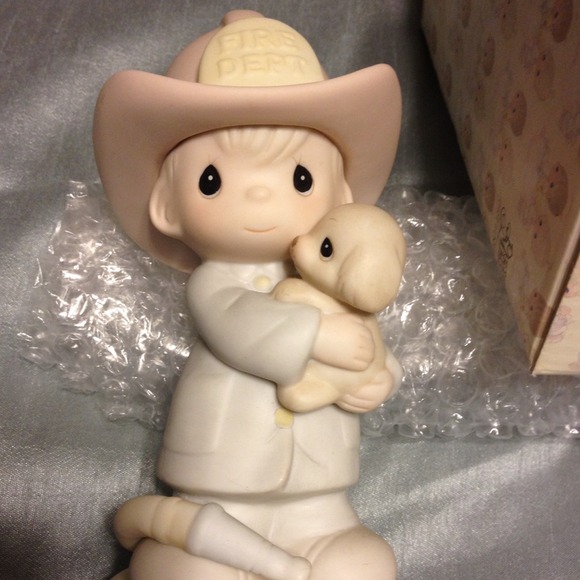🌀Sold🌀Precious Moments Figurine