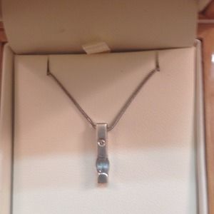 White ice collection necklace