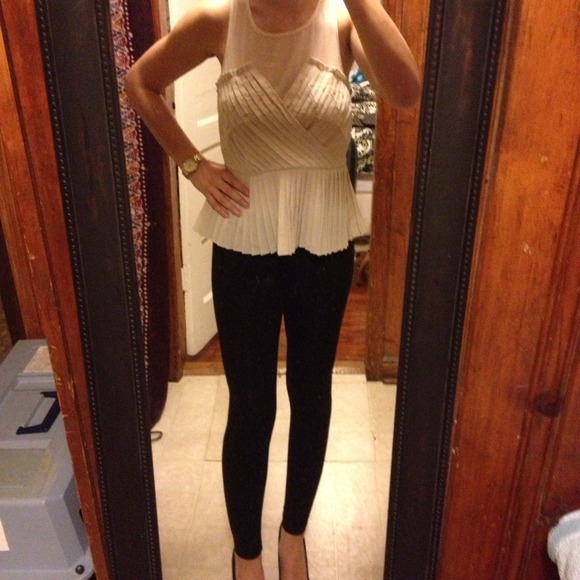 Chic Cream Lace and Mesh Peplum with Fringe Detail - Picture 2 of 4