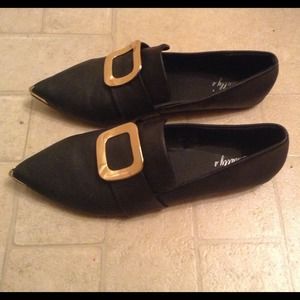 Pointed toe, gold buckle flats