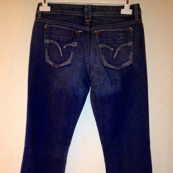 💰Reduced!💰 Joe's Jeans in Medium/Dark Wash - Picture 3 of 3