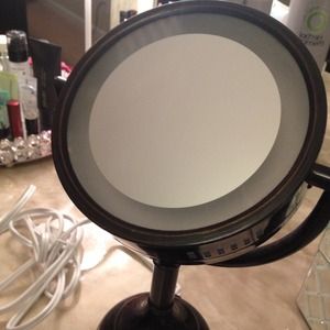 **RESERVED** @jchan920 mirror with light