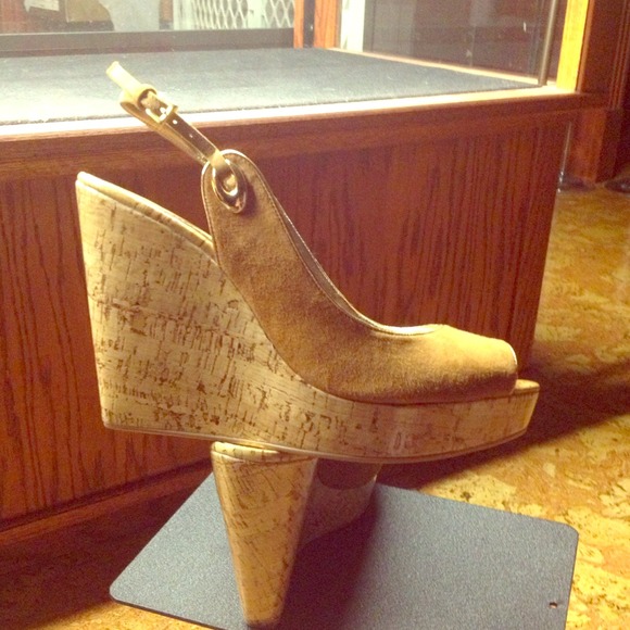 -S O L D - 👠👠SERGIO ZELCER CORK WEDGES - Picture 1 of 4