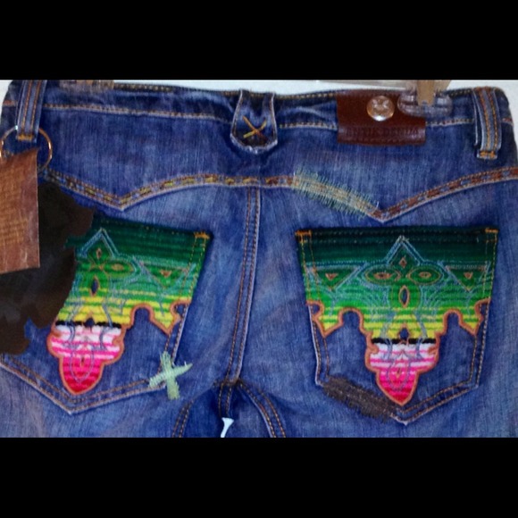 💰Reduced!💰 NWT! Antik Denim Embroidered Jeans - Picture 4 of 4