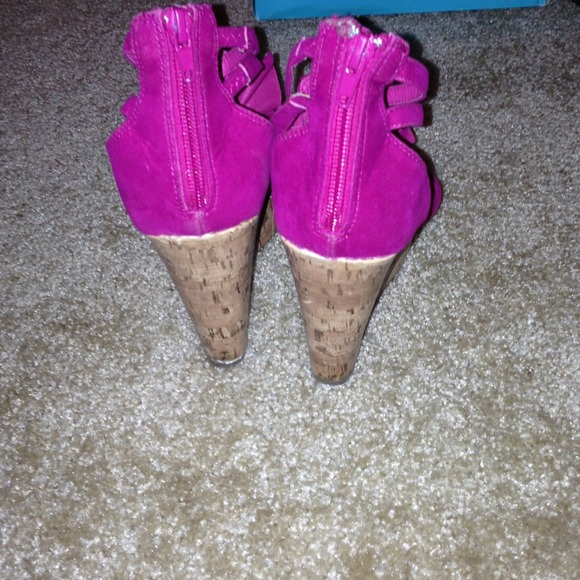 Floral wooden wedge heels - Picture 2 of 3