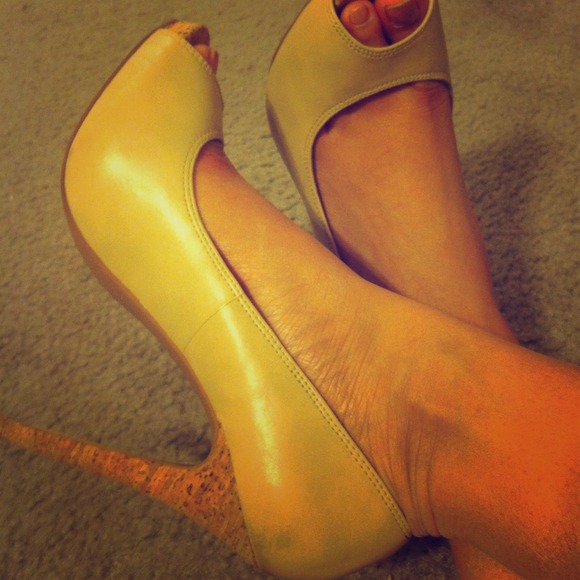 🔴SOLD IN BUNDLE🔴Nude Cork Heels. So sexy!