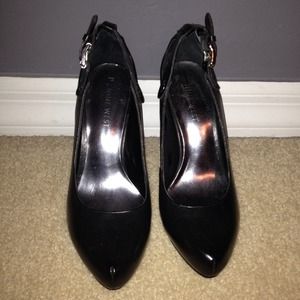 Nine West Black Leather Pumps
