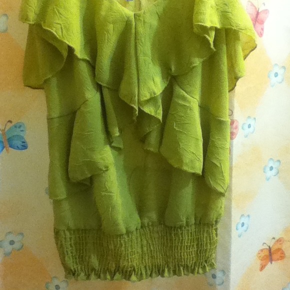 ❗REDUCED❕Lime Green Ruffle Top 💋💚 - Picture 2 of 2
