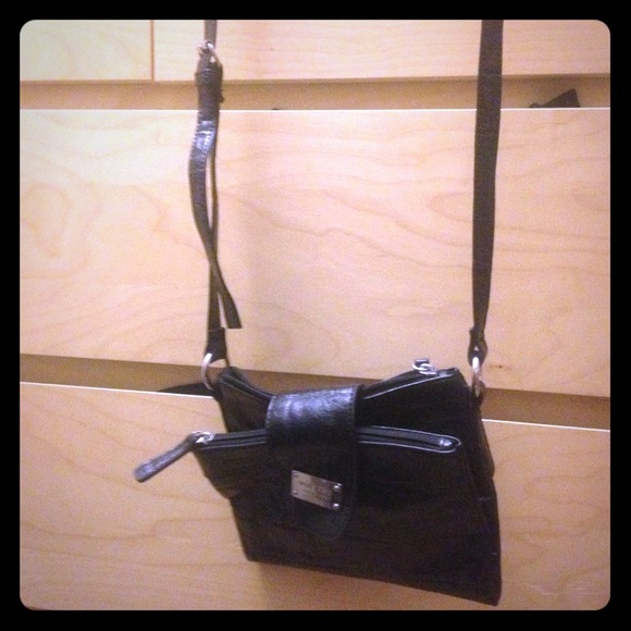 💝Nine West black cross body bag🎨