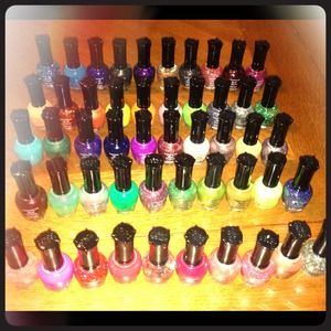 GIGANTIC lot of nail polish!!!!