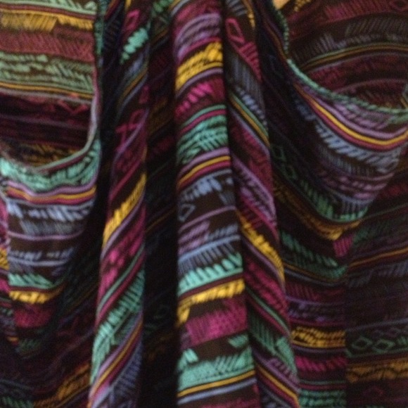 NWOT!! 100% Silk Tribal Pattern Racerback Blouse - Picture 4 of 4