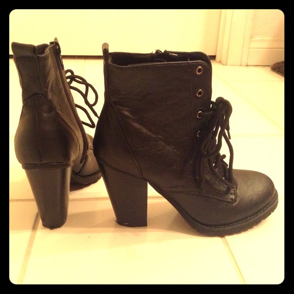 💢UNAVAILABLE💢Lace Up Ankle Boots