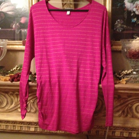 NWT maternity top by Liz Lange