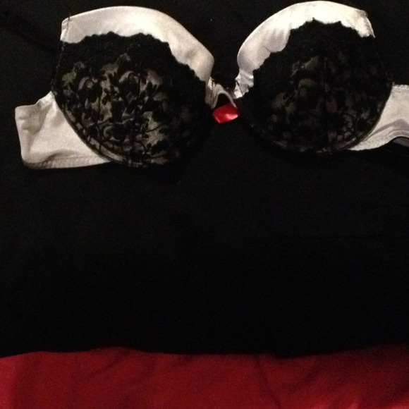 🔴Sold🔴Black lace padded bra - Picture 1 of 1