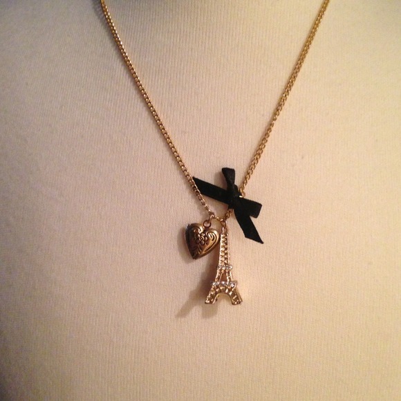 Eiffel Tower Locket from Claire's❤