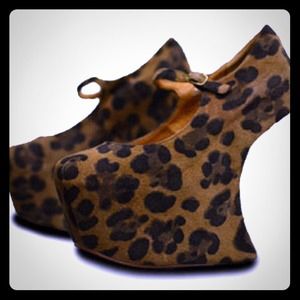 Brand new in box Jeffrey Campbell Nightwalk