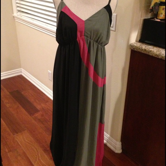 🔴SOLD🔴  Soma Maxi Dress - Size Large