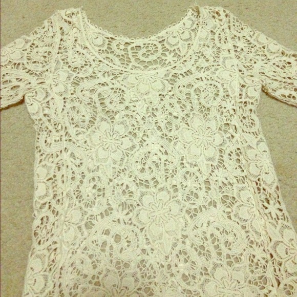 Crochet top with 3/4 sleeve