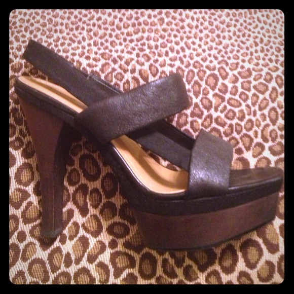 Black platform sandals