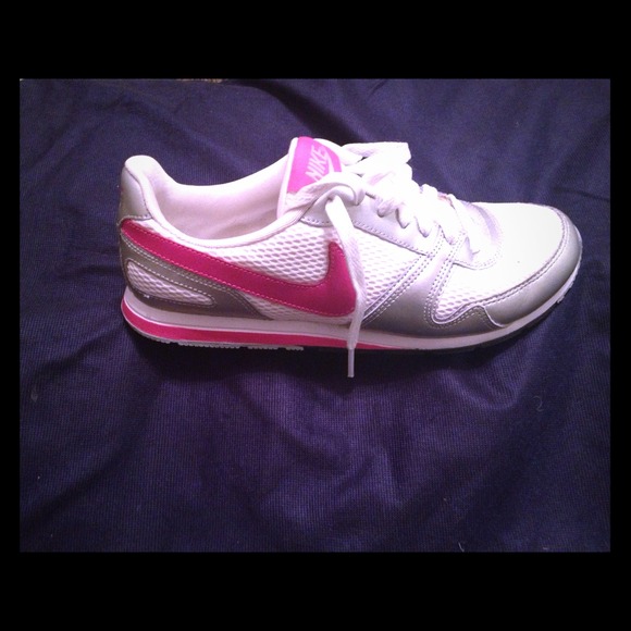 Nike women's sneaker