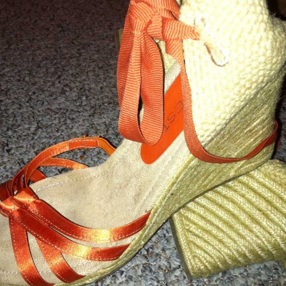 Nine West wedges !!!!!!!!!!!!!! Sold in bundle!!!!
