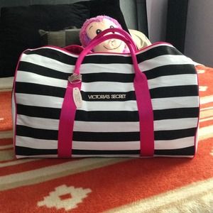 Victoria's Secret travel bag!!