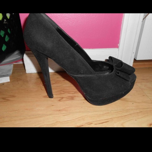 Black Forever 21 Heels Size 9
