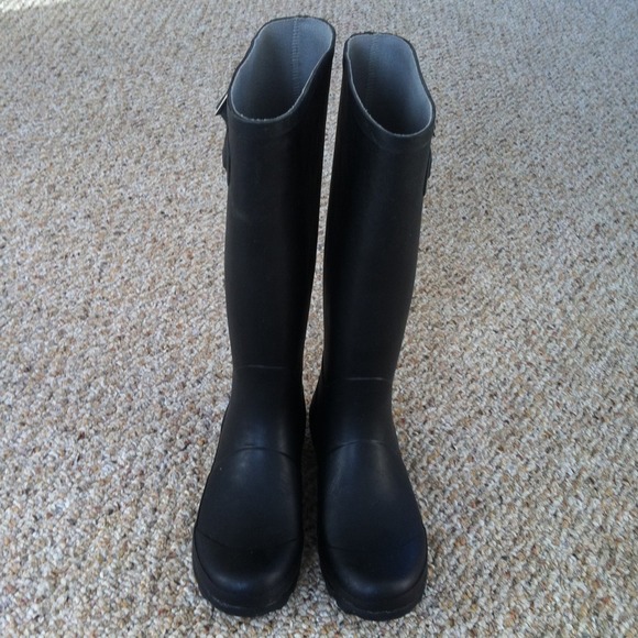 Brand new rain boots