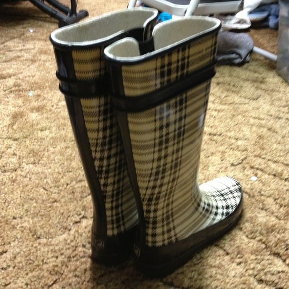 Sold - Picture 3 of 4