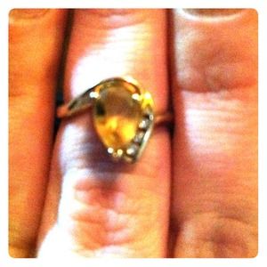 💎10k Gold with a Natural Topaz Stone & diamonds💎