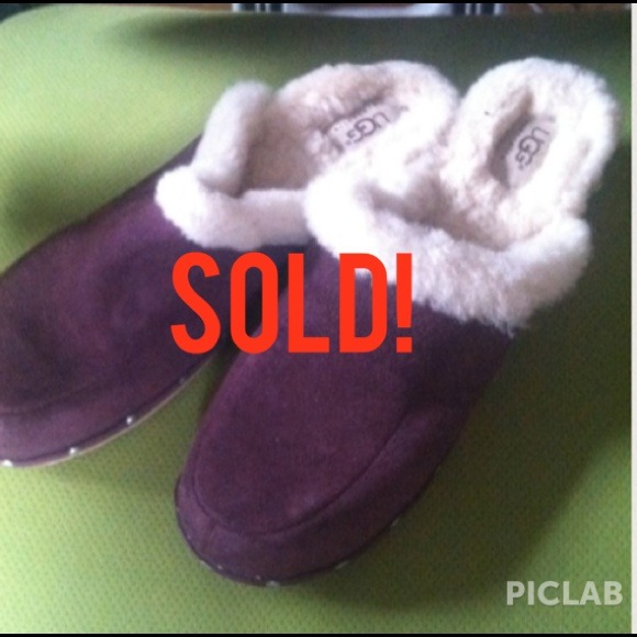 ***SOLD*** UGG clogs