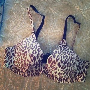 SOLD NWOT VS reversible bra 34b