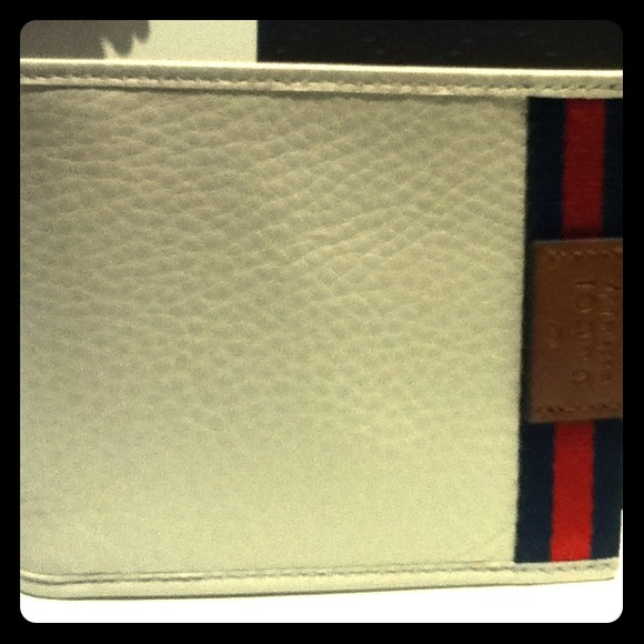 SOLD-Authentic Men Gucci Wallet brand new