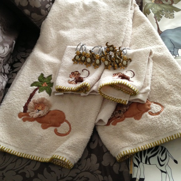 ✨Hold for zuriel until 3/20/2013 Kids Bathroom set