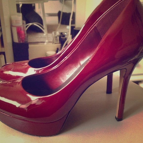 Jessica Simpson patent leather peeptoe heels