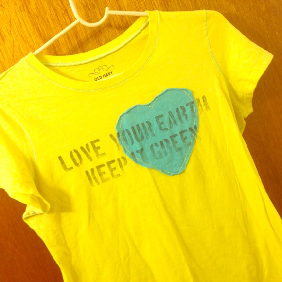 Old Navy 'love your earth keep it green' shirt