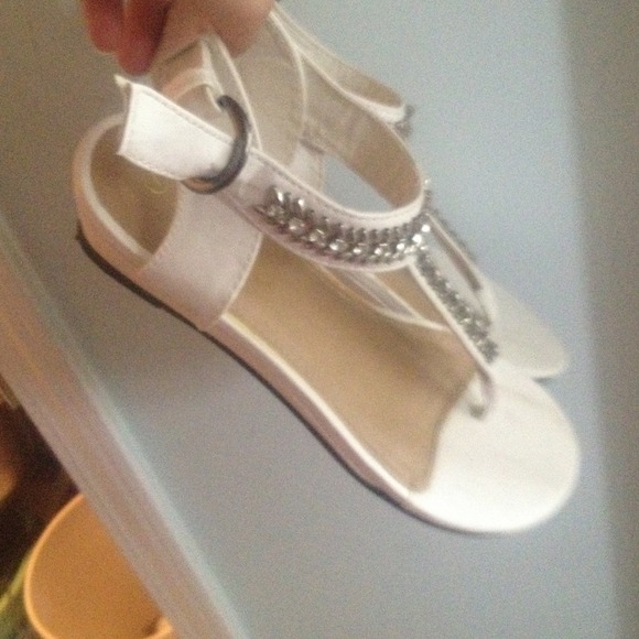 Flats - Picture 2 of 2