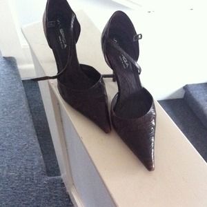 Via Spiga size 8 ankle strap pumps