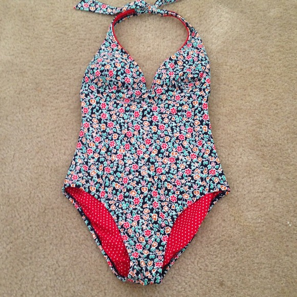 🌸Traded🌸 Jessica Simpson one piece swimsuit
