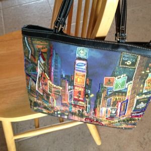 ST. JOHN'S BAY WOMEN'S PURSE,TOTE BAG OR HANDBAG
